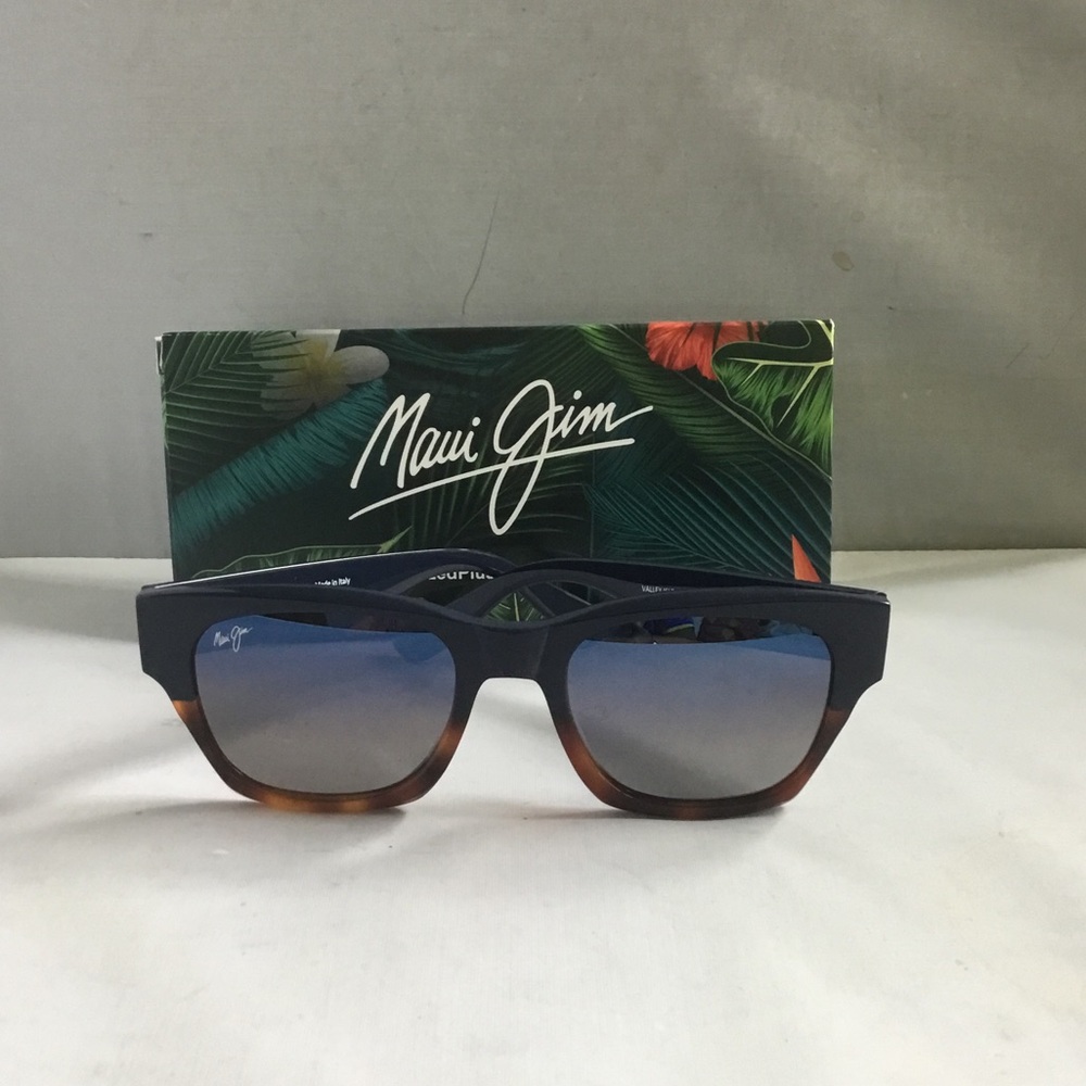 Maui Jim Valley Isles Two-Tone Blue Gradient Lens Sunglasses Polarized.